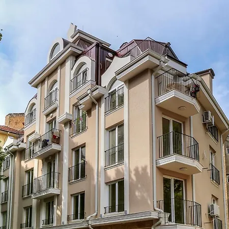 Deluxe Center * Warna